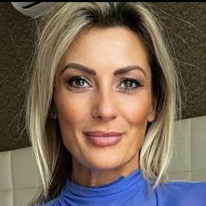 lussy.berry, lussyberry . Previous Next. 44 Likes beautiful pussy. I yearn. High class slut. Stunningly beautiful and such an elegant lady. Wow hot Milf.